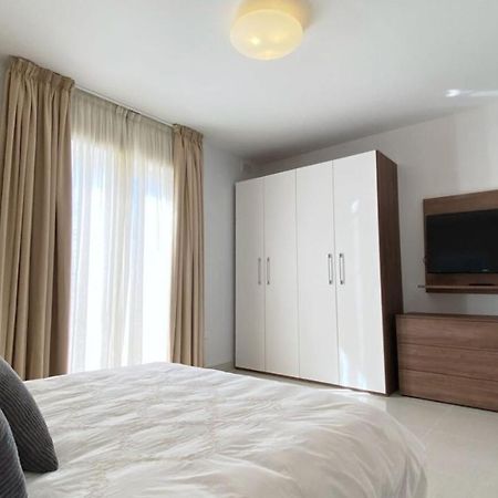 Appartamento Let Me Host Malta Sliema Sea front Esterno foto