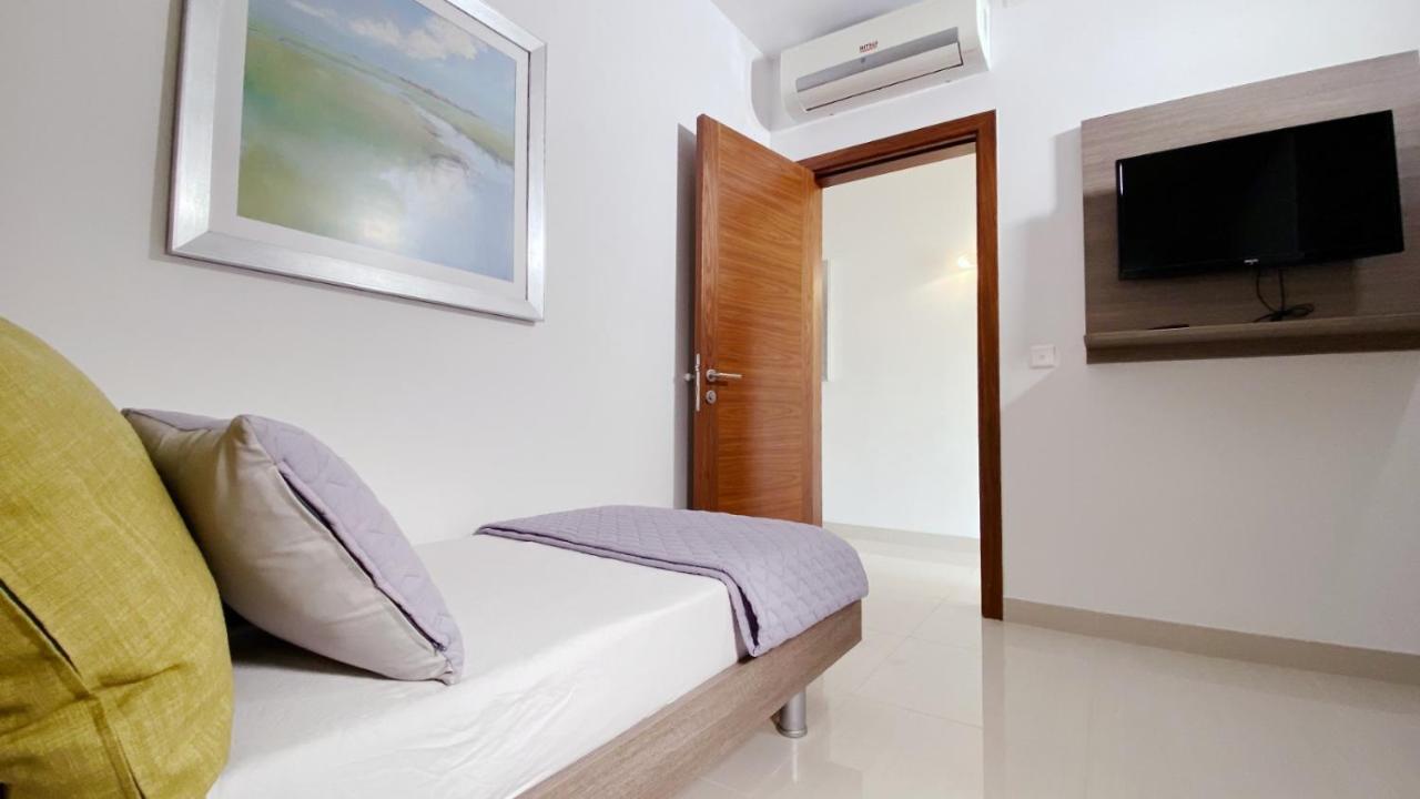 Appartamento Let Me Host Malta Sliema Sea front Esterno foto