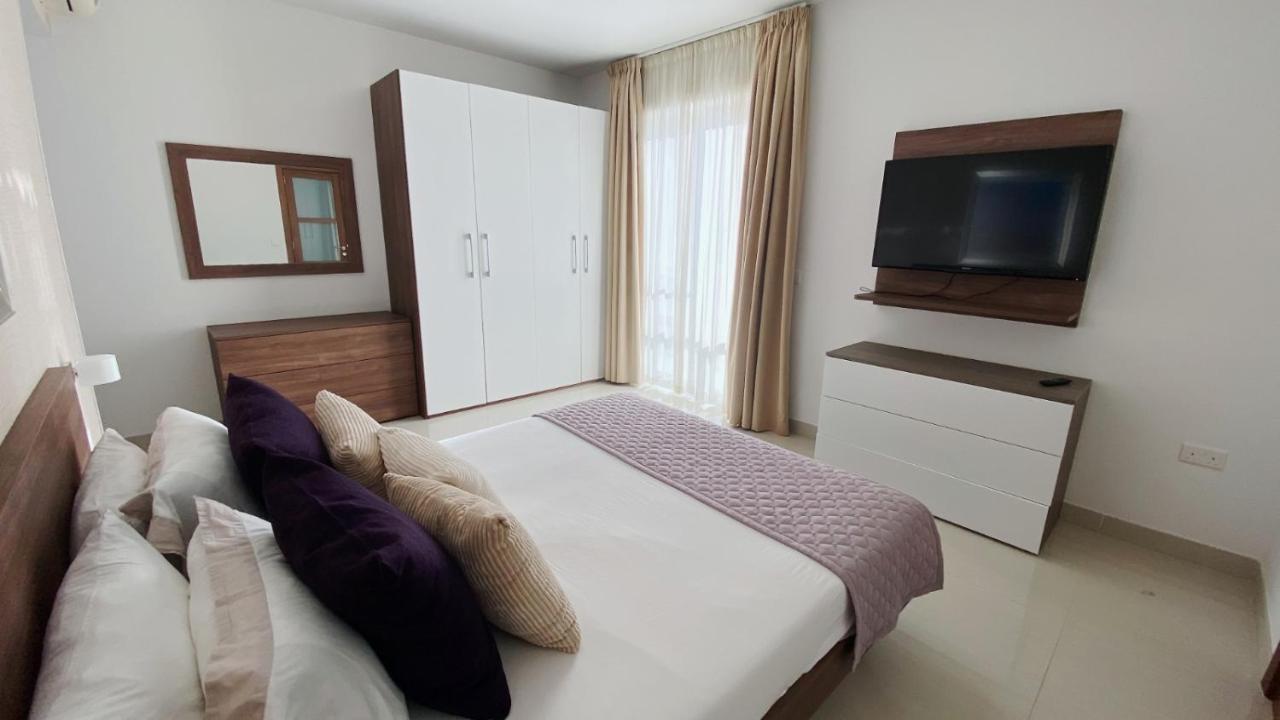 Appartamento Let Me Host Malta Sliema Sea front Esterno foto